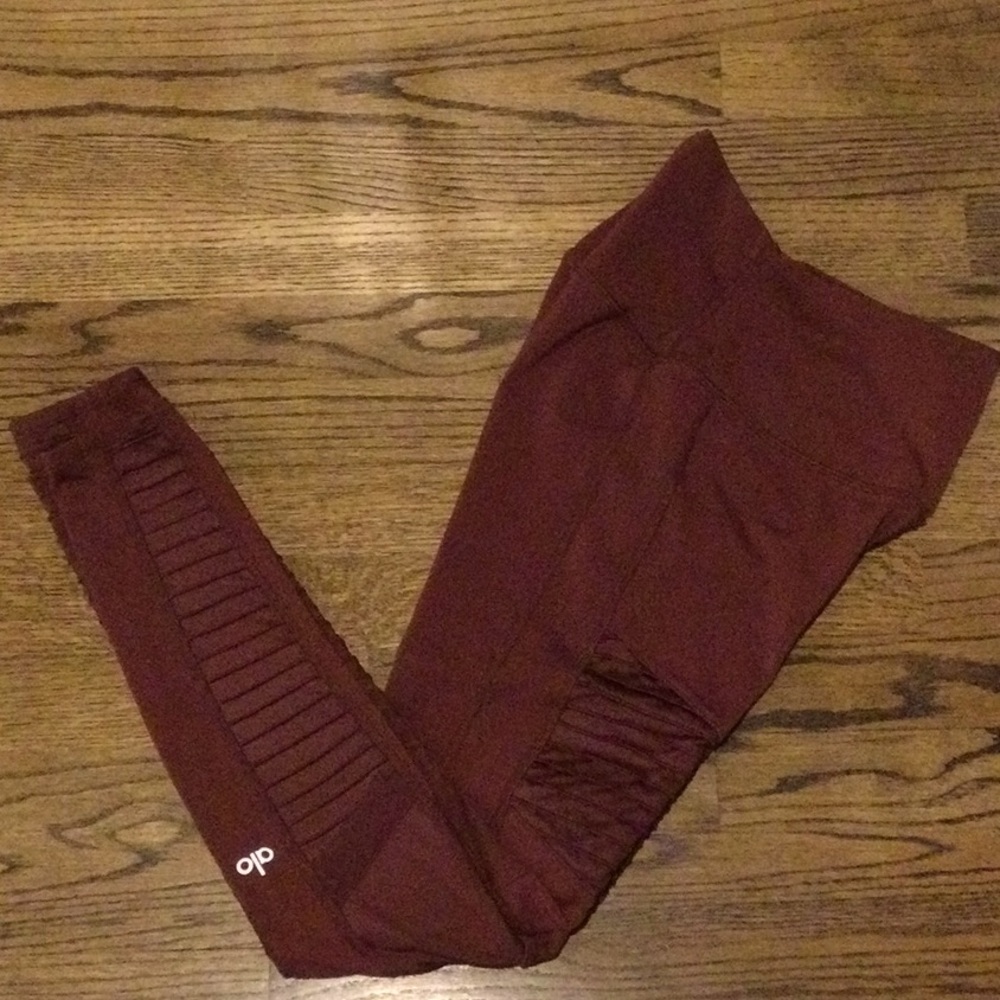 Alo Moro maroon leggings